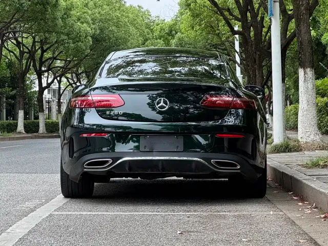 Mercedes-Benz E-Class — Фото автомобиля 5