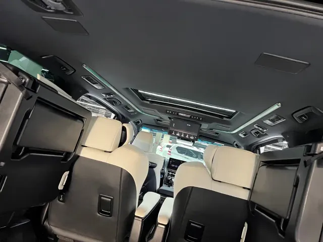 Lexus LM — Фото автомобиля 9