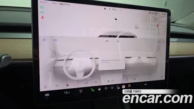 Tesla Model Y — Фото автомобиля 13