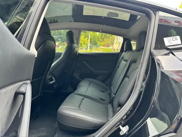 Tesla Model Y — Фото автомобиля 10