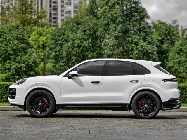 Porsche Cayenne — Фото автомобиля 3