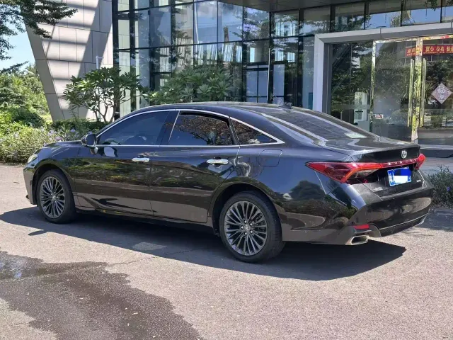 Toyota Avalon — Фото автомобиля 7