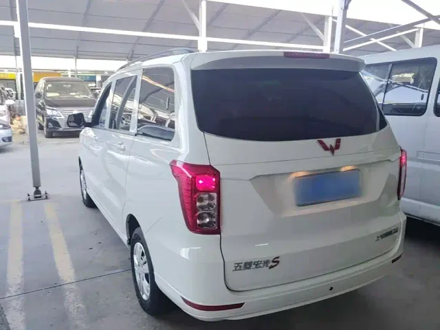 Wuling Hongguang — Фото автомобиля 4