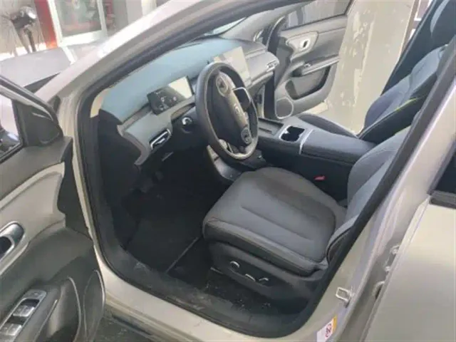 Changan Qiyuan Q05 — Фото автомобиля 5