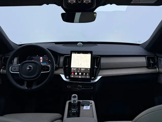 Volvo XC90 — Фото автомобиля 22