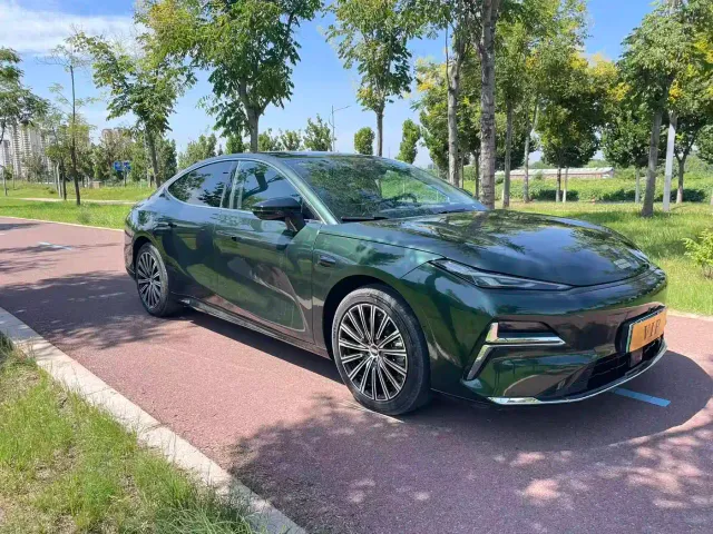 Geely Galaxy Xingyao 8 — Фото автомобиля 3