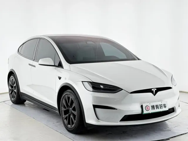 Tesla Model X — Фото автомобиля 4