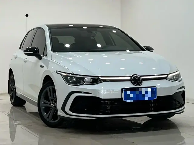 Volkswagen Golf — Фото автомобиля 3