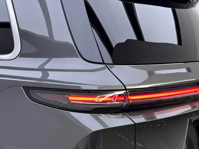 Li Auto L9 — Фото автомобиля 10