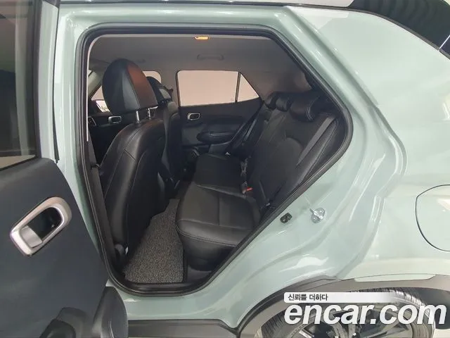 Hyundai Venue — Фото автомобиля 11