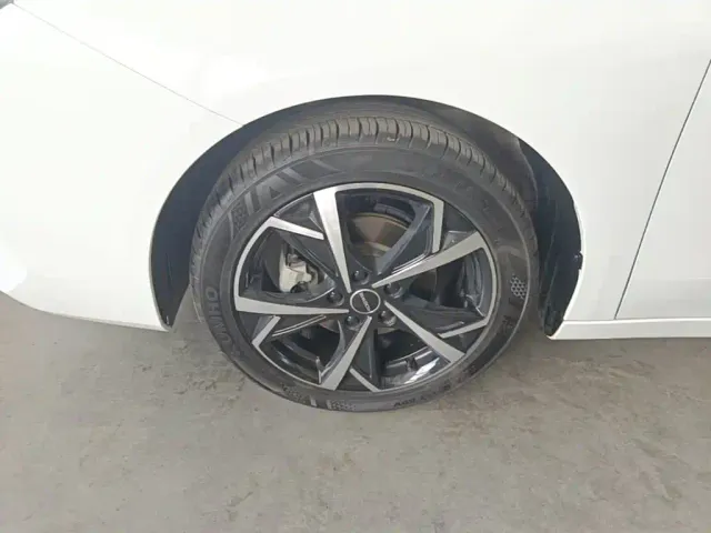 Roewe i5 — Фото автомобиля 22