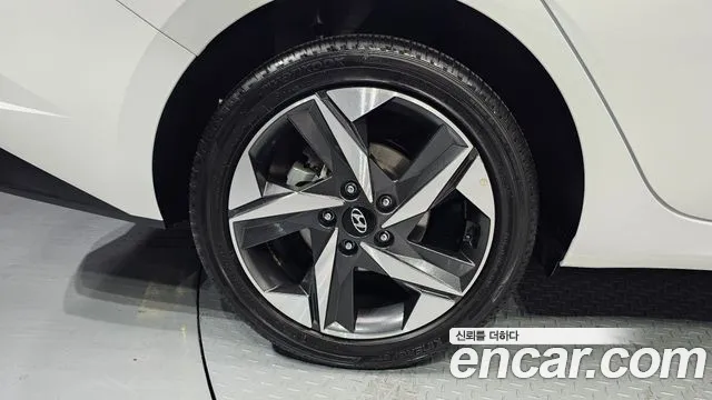 Hyundai AVANTE Avante (CN7) — Фото автомобиля 5