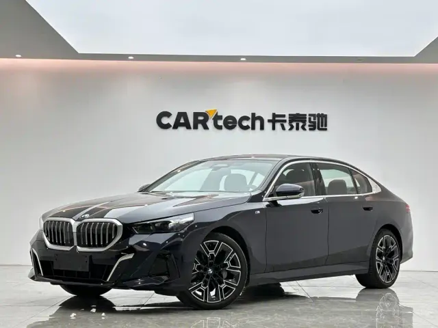 Фотография автомобиля — BMW 5 Series