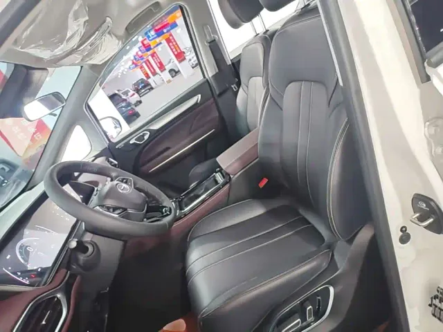 GAC Trumpchi M6 — Фото автомобиля 14