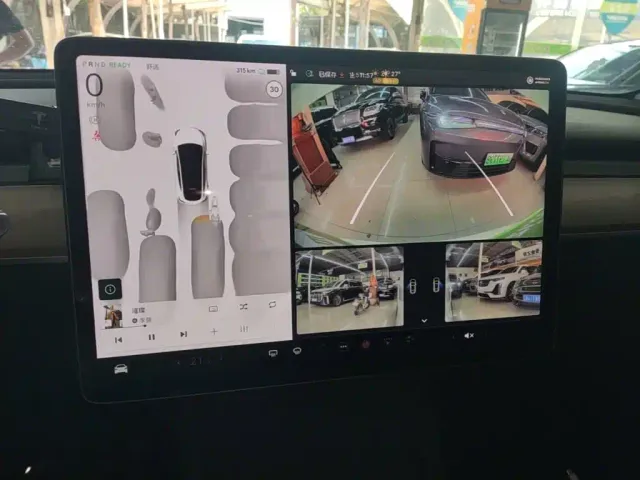 Tesla Model Y — Фото автомобиля 12