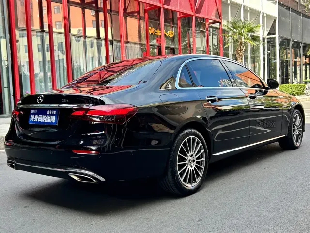 Mercedes-Benz E-Class — Фото автомобиля 8