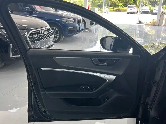 Audi A6L — Фото автомобиля 7