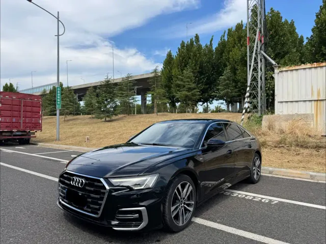 Фотография автомобиля — Audi A6L