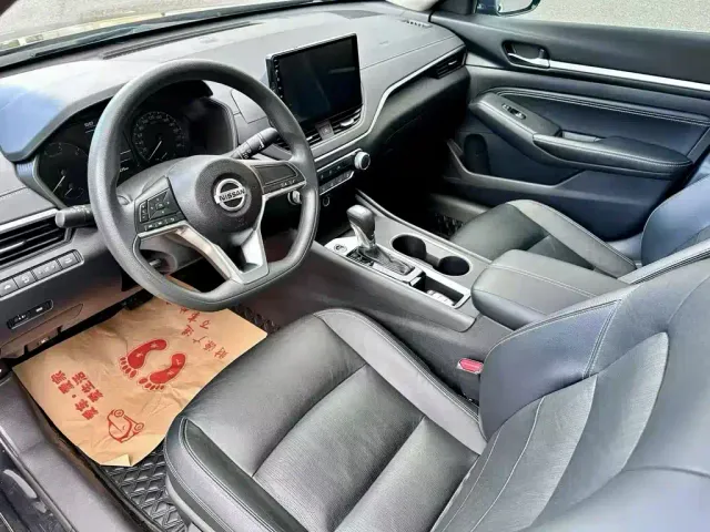 Nissan Teana — Фото автомобиля 4