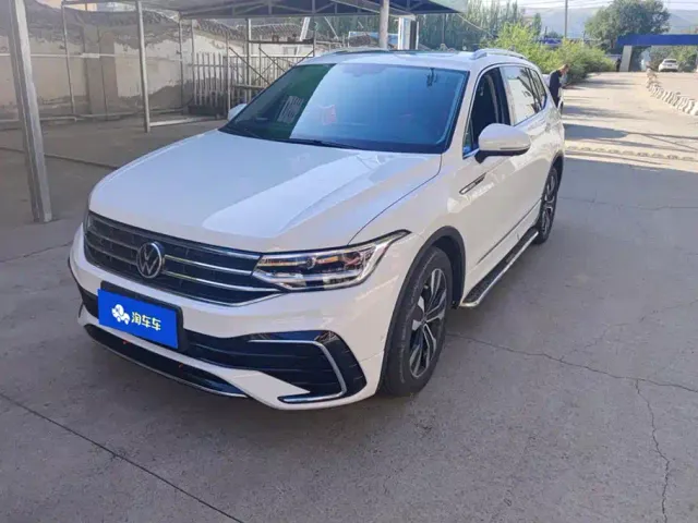 Фотография автомобиля — Volkswagen Tiguan L