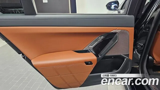 BMW i7 G70 — Фото автомобиля 14