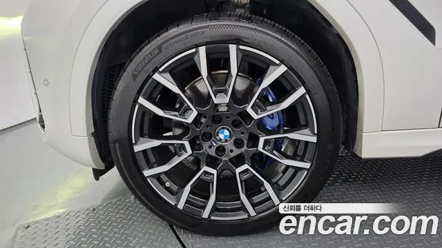 BMW X6 xDrive40i M Sport — Фото автомобиля 5