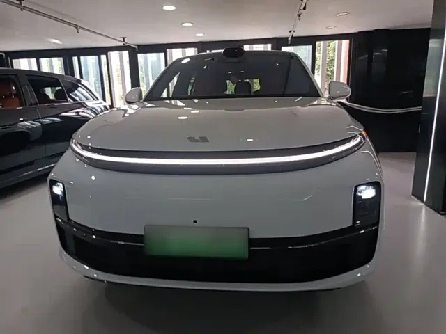 Li Auto L7 — Фото автомобиля 2