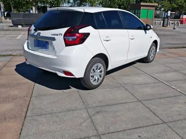 Toyota Vios FS — Фото автомобиля 4