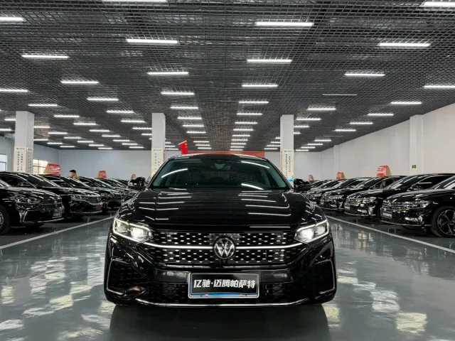 Volkswagen Passat — Фото автомобиля 2