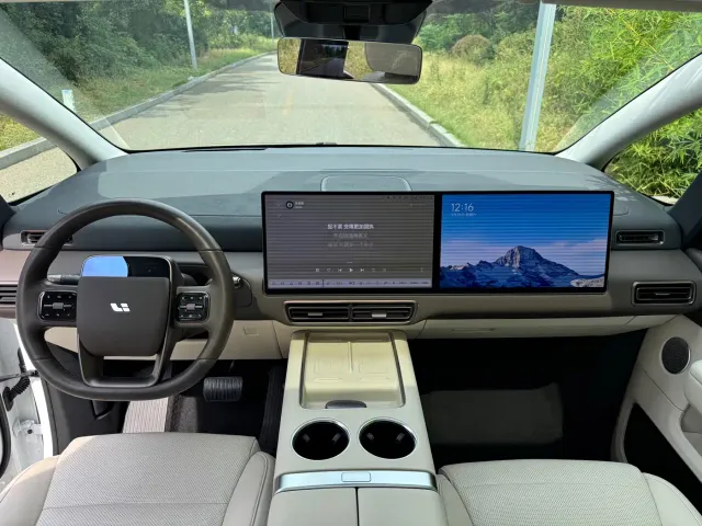 Li Auto MEGA — Фото автомобиля 6