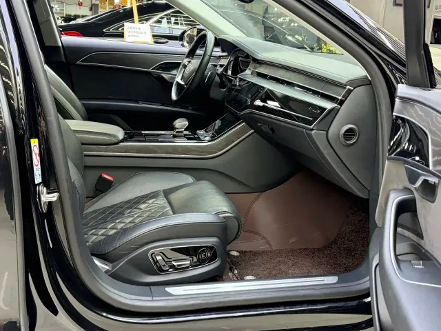 Audi A8 — Фото автомобиля 16