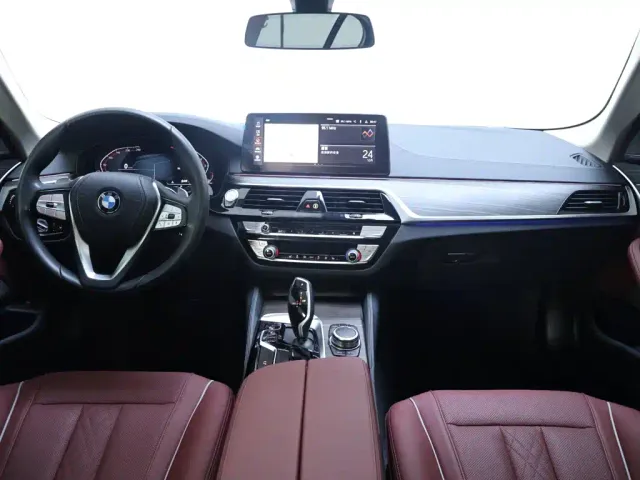 BMW 5 Series — Фото автомобиля 13