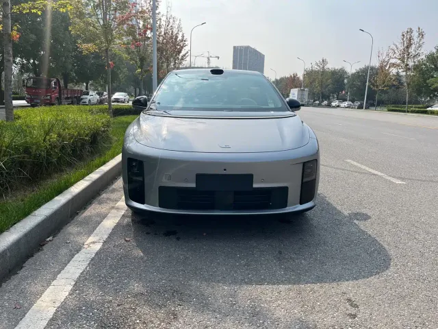 Li Auto i6 — Фото автомобиля 2
