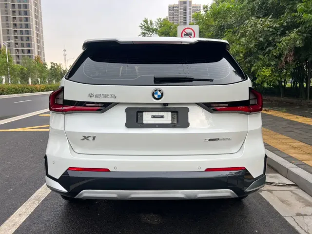 BMW X1 — Фото автомобиля 11