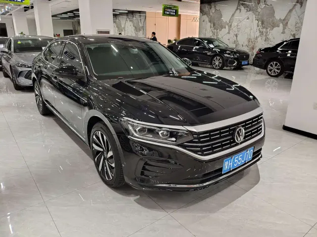 Volkswagen Passat — Фото автомобиля 2