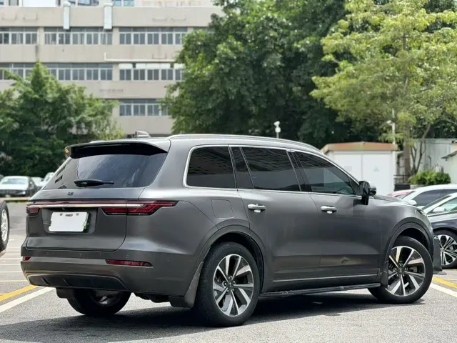 Li Auto ONE — Фото автомобиля 3