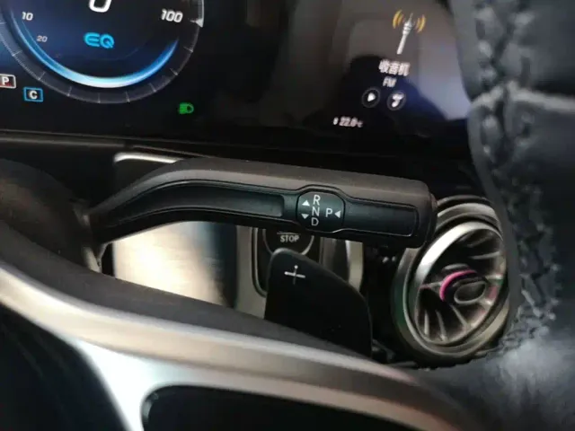 Mercedes-Benz EQB — Фото автомобиля 13