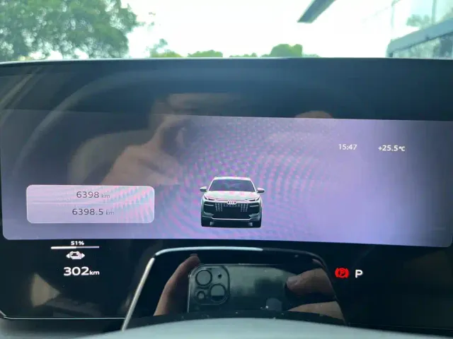 Audi Q6L e-tron — Фото автомобиля 12