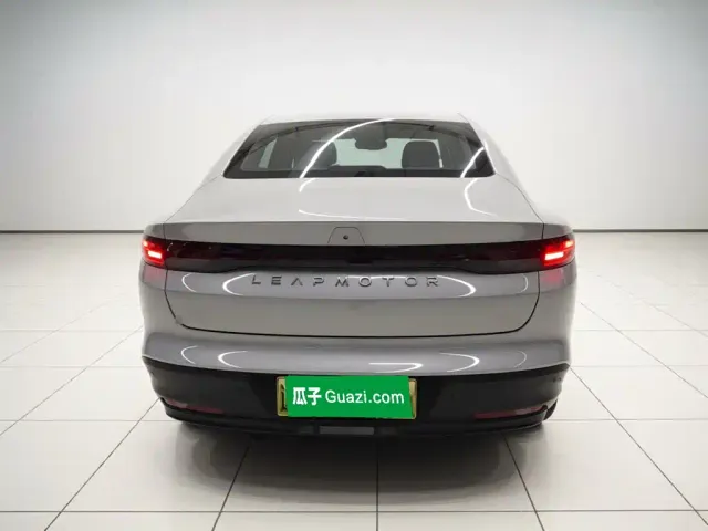 Leapmotor Leapmotor B01 2025 Model 550 Smart Edition — Фото автомобиля 3