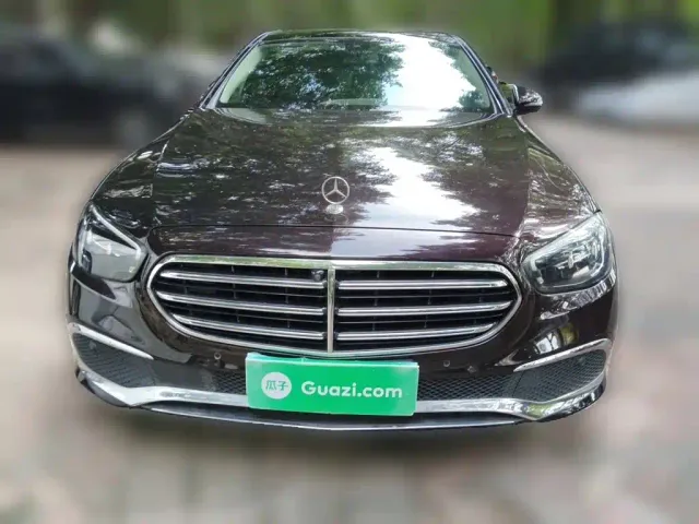 Mercedes-Benz E-Class — Фото автомобиля 2