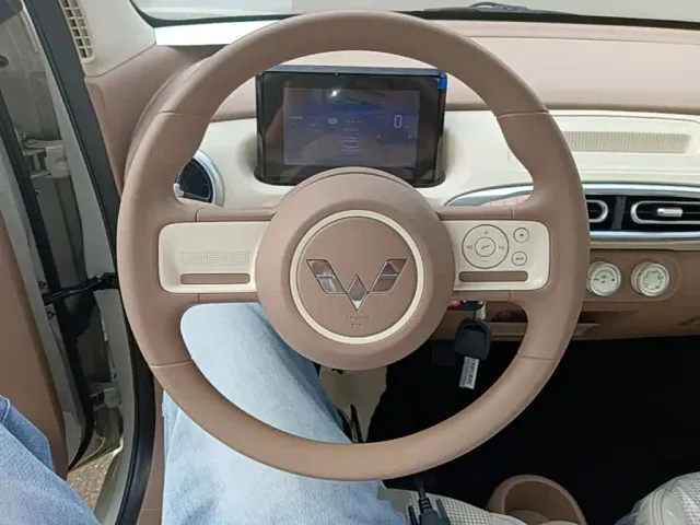 Wuling Hongguang Mini EV — Фото автомобиля 10