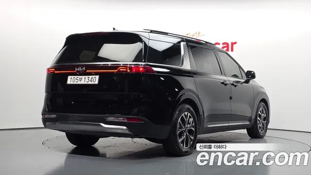 Kia Carnival Generation 4 — Фото автомобиля 2