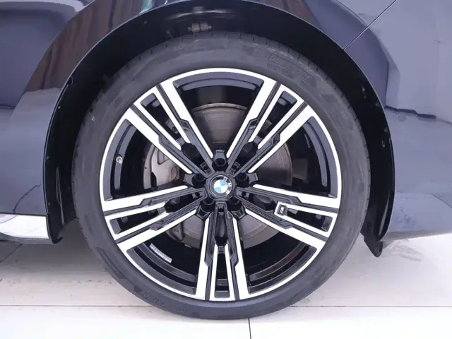 BMW 7 Series — Фото автомобиля 6