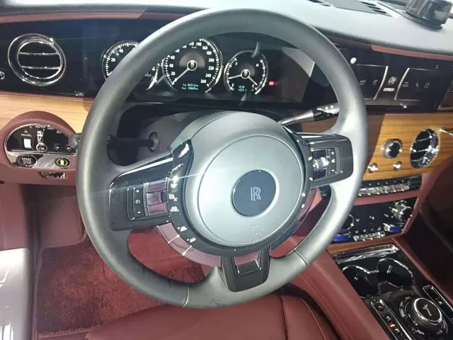 Rolls-Royce Ghost — Фото автомобиля 7