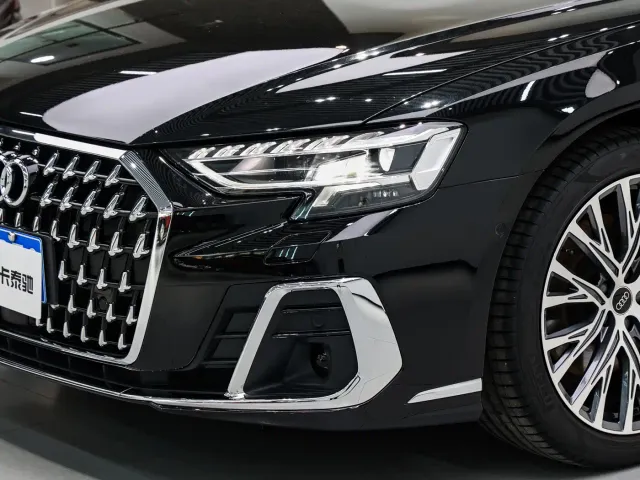 Audi A8 — Фото автомобиля 8