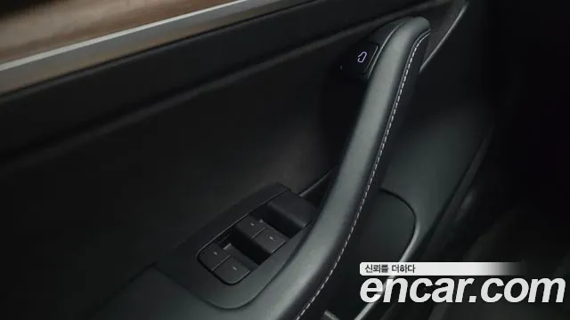 Tesla Model 3 — Фото автомобиля 18