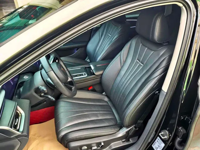 Hongqi H5 — Фото автомобиля 7