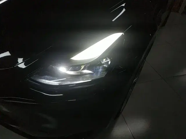 Tesla Model Y — Фото автомобиля 23