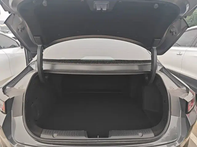 Changan Qiyuan A05 — Фото автомобиля 18