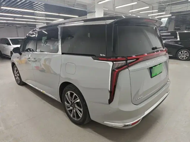 Maxus G90 — Фото автомобиля 4